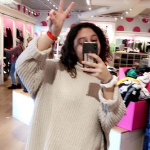 Meet your Posher, Adrienne